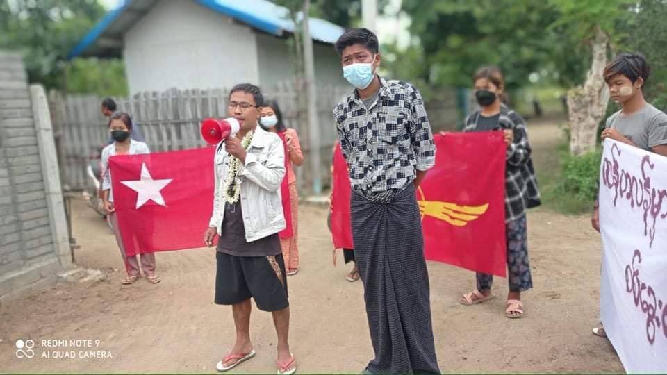 SaiPyaePhyoMau1's tweet photo. Locals of Northern Salingyi &amp; Eastern Yinmarpin Tsp staged a joint protest against Genocidal Dictatorship. #HelpMyanmarIDPs #Nov14Coup    #WhatsHappeningInMyanmar https://t.co/FHuTM2gLAn
