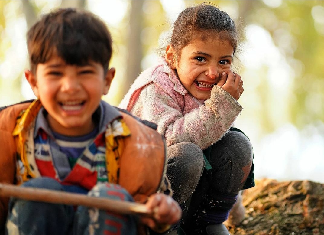 'Children Are The Most Beautiful Creatures In Life...
(Happy Children's Day)
#photographer #photoshoot #photooftheday #photographyeveryday #childrensday #children #streetphotographyindia #streetphotographyinternational #captivingkashmir #kashmirbeauty #dslrofficial #kashmir.