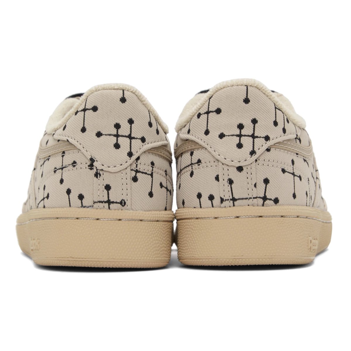 snkr_twitr's tweet photo. NEW: EAMES x Reebok Club C 85 ‘Beige’ dropped via Ssense 

https://t.co/DDvd2cMi5Q

#AD https://t.co/yOgpMJoYrH