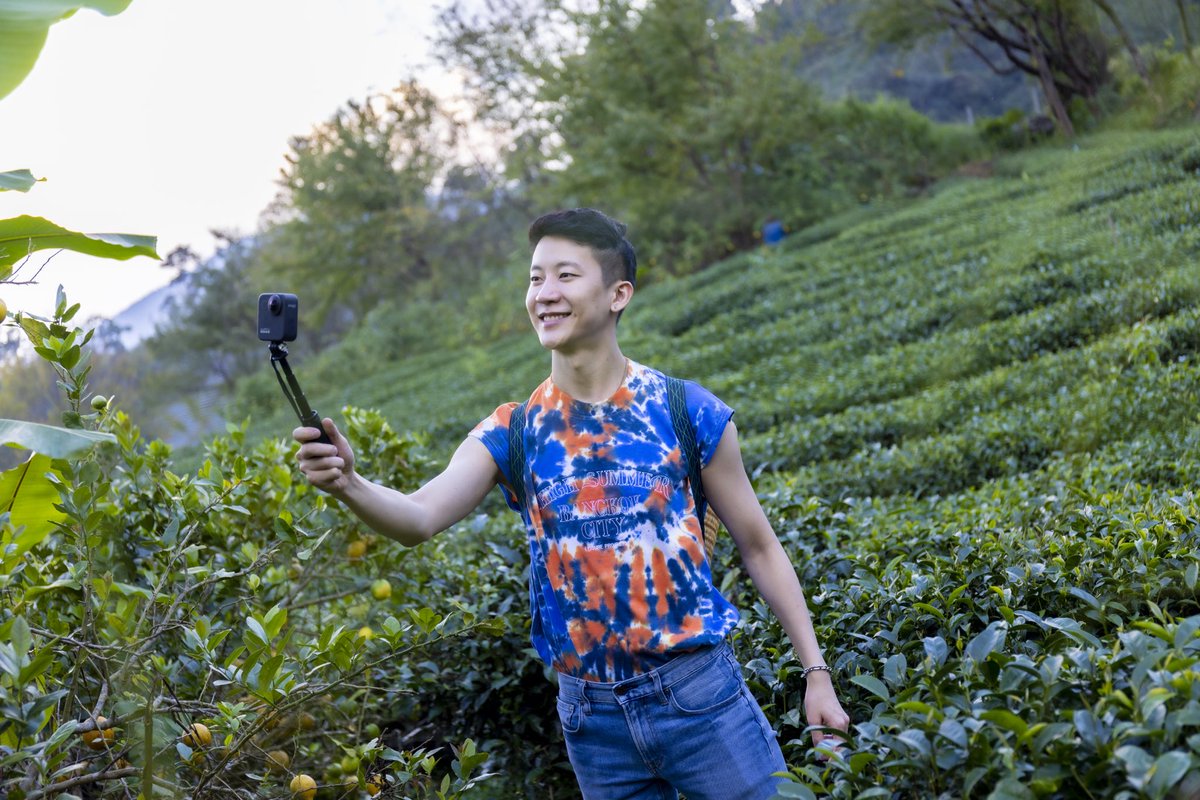 nutthonx's tweet photo. Embracing nature .. เป็นคนน่ารัก ถ่านรูปมุมไหนก็น่ารัก 

#ranchboy #farm #lemonfarm #tea #nature #happy #serenity #zen #doiinthanont #ไร่ชาดอยอินทนนท์ https://t.co/XuAgWvJseE