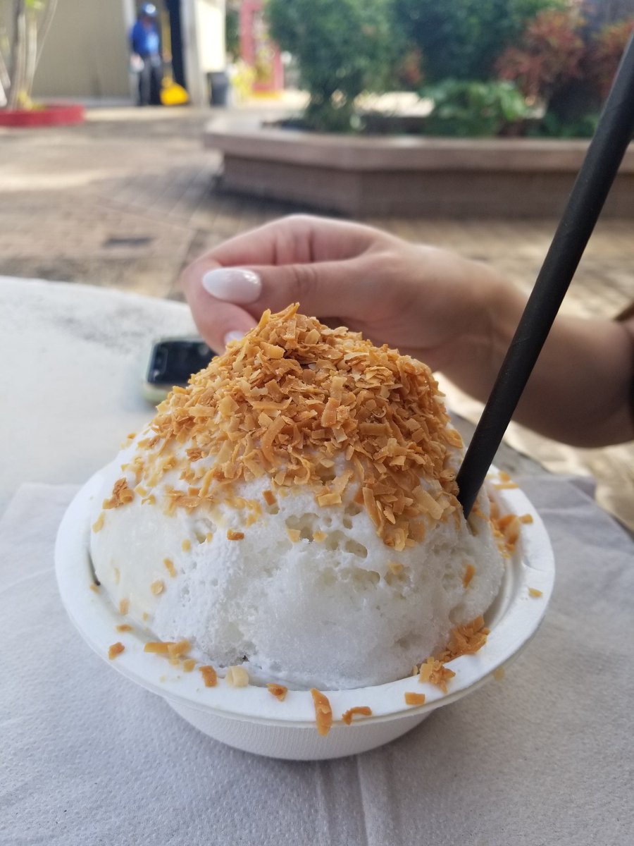 _davewiff's tweet image. Day 4:  Travel day. Goodbye Kauai. Hello Maui!  First stop in Maui:  Trying out the famous &quot;Shave Ice&quot; (holy hell is it good). And then off for an evening of relaxation.