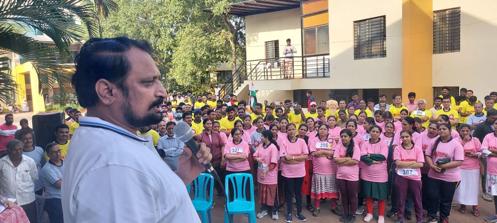 LaxmanSavadi's tweet photo. ಇಂದು ಅಥಣಿ ನಗರದಲ್ಲಿ ರಾಷ್ಟ್ರೀಯ ಮಧುಮೇಹ ದಿನದ ಅಂಗವಾಗಿ ಐಎಂಎ ಅಥಣಿ ಇವರಿಂದ ಏರ್ಪಡಿಸಲಾಗಿದ್ದ ಐಎಂಎ ಮ್ಯಾರಥಾನ್ ಅಥಣಿ  ಕಾರ್ಯಕ್ರಮವನ್ನು ಉದ್ಘಾಟನೆ ಮಾಡಿ ಮಾತನಾಡಲಾಯಿತು. https://t.co/tEqEDWXX21
