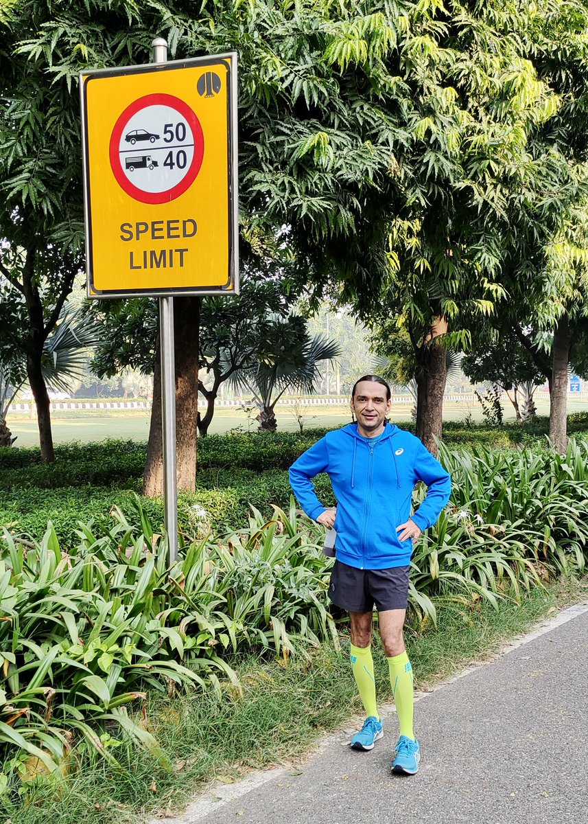 Giza8774's tweet photo. Clearest skies in Delhi in a week, made the most of it!
Didn’t have a route in mind before the start, took whichever bend made sense!
Sad what we have done to the city, looks amazingly beautiful early in the morning!
#SundayLSD #Garmin #BeatYesterday #KeepShowingUp
@ajunsonu https://t.co/DLs37EIKNK