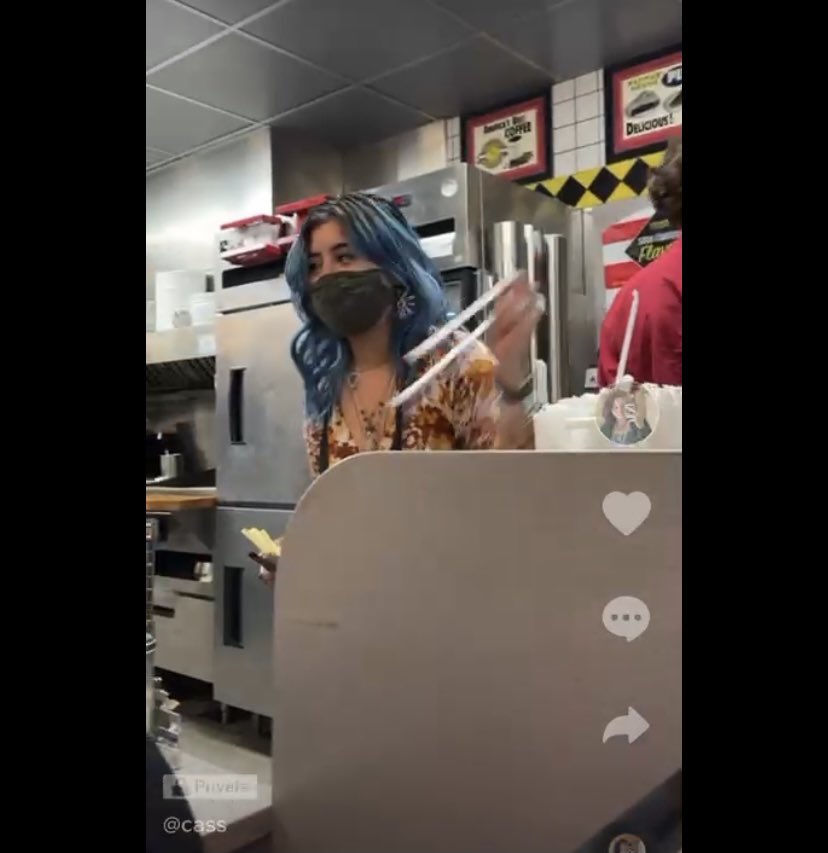 Valmarquez412's tweet photo. I did not just ask if I could work at Waffle House bc they were busy.. and they let me 😭😭😭 https://t.co/mNP4V7Ycvt