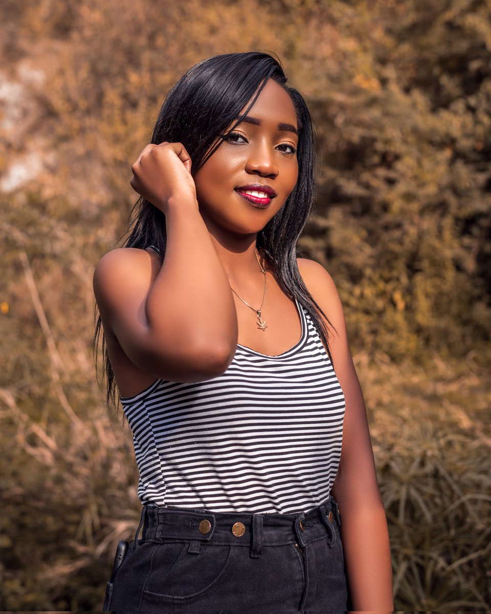 anthony_orokwo's tweet photo. I'm glad you saw this, so ladies and gentlemen i introduce to you some of portraits i have worked on 😊🤗❤
#portafolio 
#portraitphotography 
#art 
#pencildrawing https://t.co/rvWuLEu3HP