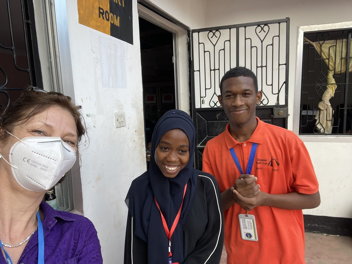 LiekevandeWiel's tweet photo. A pleasure to spend the day with some truly amazing &amp; talented young women at a @Unicef supported vocational Centre in #Tanzania. Training &amp; education change lives! https://t.co/DGE2R9ZAhk