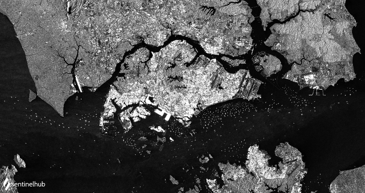 supbrow's tweet photo. @MarSec_Bradford @CollinSLKoh @mercoglianos @Michellewb_ @Lloydslisted Singapore's @MPA_Singapore publishes regs on the designated anchorages within 🇸🇬 waters.
And recent #Sentienl1 Sat-SAR image by @sentinel_hub shows how busy they are.
But also look at # of ships anchored off Batam to the south. Some of those must be detained ships. https://t.co/7BIjnyJ7I9