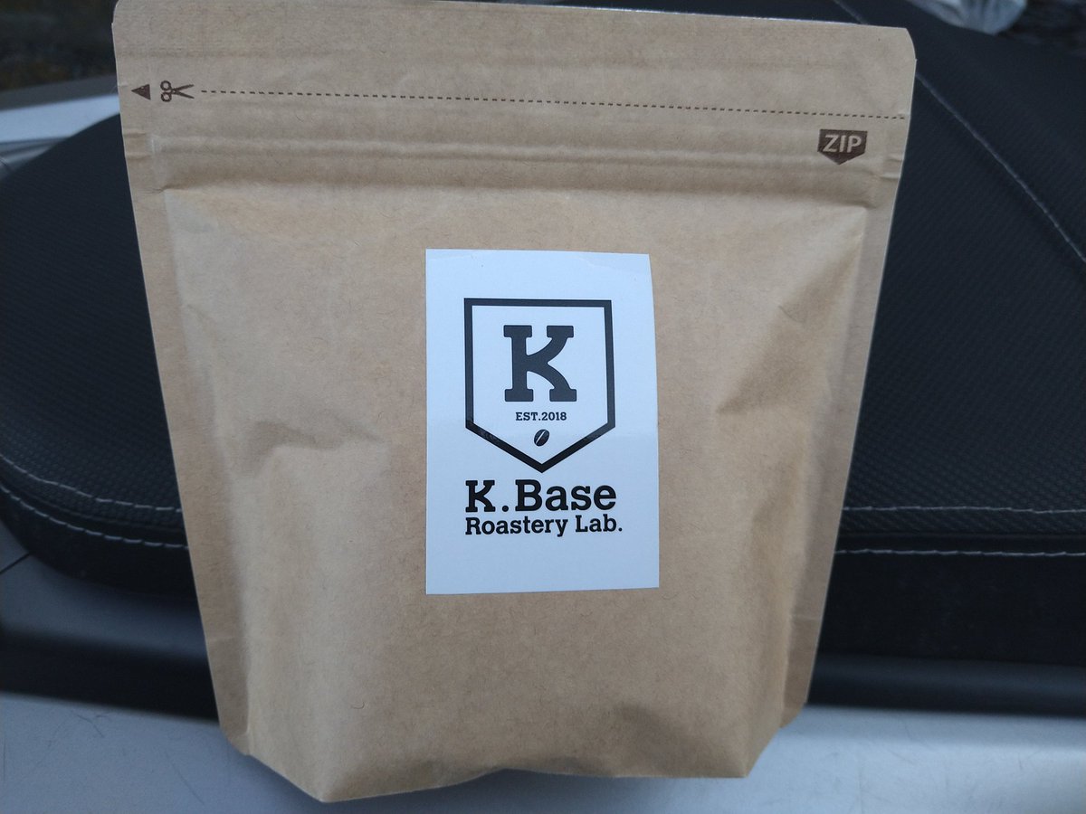 97Towa's tweet photo. #狛江 #KBaseRoasteryLab 市民祭りの帰りに珈琲豆買ったら、コマラジ開局記念日に焙煎したヤツでした。（笑） https://t.co/qV49BBmVDt