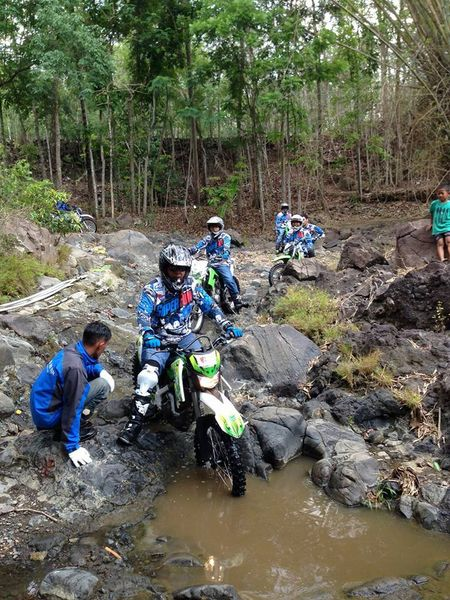 adamaguss's tweet photo. #NoRulesJustFun
lumayan ngos-ngosan,
saatnya gongso babat dan tongseng keong ππ
joooooosssss tenaaannnn πͺπͺπ
π
selamat liburan dan bersenang-senang πππ https://t.co/fV7MG4ydEs