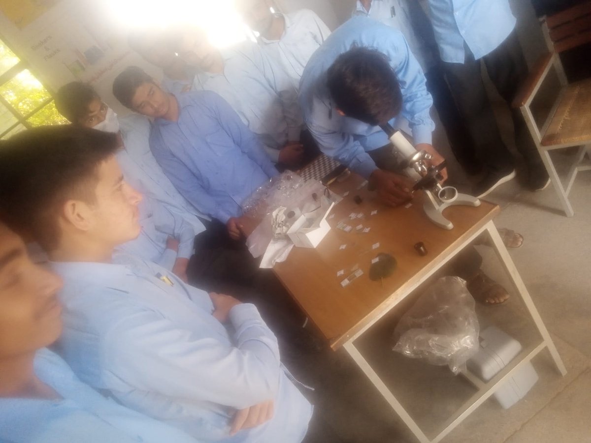 Geminiivibe's tweet photo. ہم بنائیں گے اک نیا پاکستان 🇵🇰❣️

#Practical_Day
Practical of Microscope 🔬
&amp;
Telescope 🔭

ہم بدل رہے ہیں سرکاری اسکول❣️🤟

ہم بلند کر رہے ہیں سرکاری اسکولز کا معیار❣️🤟

ہم لا رہے ہیں ایجوکیشن ڈیپارٹمنٹ میں ریوائیو❣️🤟

تعلیمی عمل میں بہتری کیلئے ہر دم کوشاں و مصروف عمل❣️🤟 https://t.co/0GohON55kF