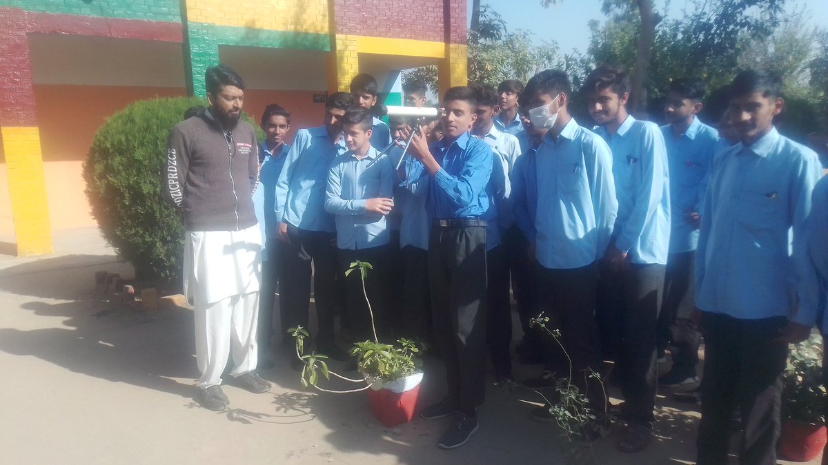 Geminiivibe's tweet photo. ہم بنائیں گے اک نیا پاکستان 🇵🇰❣️
#Practical_Day
Practical of Microscope 🔬
&amp;
Telescope 🔭

ہم بدل رہے ہیں سرکاری اسکول❣️🤟

ہم بلند کر رہے ہیں سرکاری اسکولز کا معیار❣️🤟

ہم لا رہے ہیں ایجوکیشن ڈیپارٹمنٹ میں ریوائیو❣️🤟

تعلیمی عمل میں بہتری کیلئے ہر دم کوشاں و مصروف عمل❣️🤟 https://t.co/2tT2nDewEb