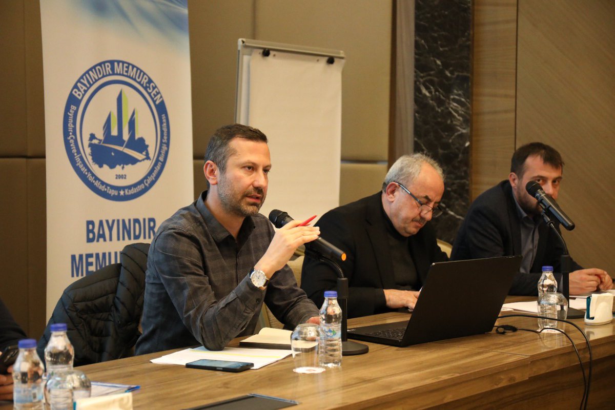 Bayındır Memur-Sen 18. Başkanlar kurulu toplantımızı gerçekleştirdik.
Kamu çalışanlarımızı ve çalışma hayatını ilgilendiren konularda istişarelerde bulunduk.