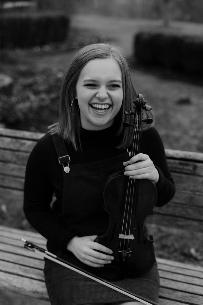 UDaytonMusic's tweet photo. Happy #musicmajorseniorsunday
Name: Emily Lewis
Major: Music Therapy
Primary: Violin
Hometown: Alexandria, KY
.
Why did you choose UD?
“I call it my ‘say yes to the dress moment’ (from the reality show on TLC). As soon as I stepped foot on campus, I had the ‘this is it’ feeling. https://t.co/qwCNRGSzIS