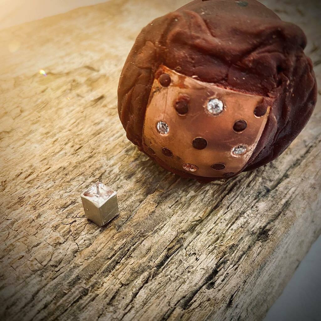 green_joe's tweet photo. Stone setting Worksop progress. I’m not sure this is getting any easier 

#jewellery #stonesetting #creatstudio https://t.co/76DNhzaru9 https://t.co/1K4LGOe5MO
