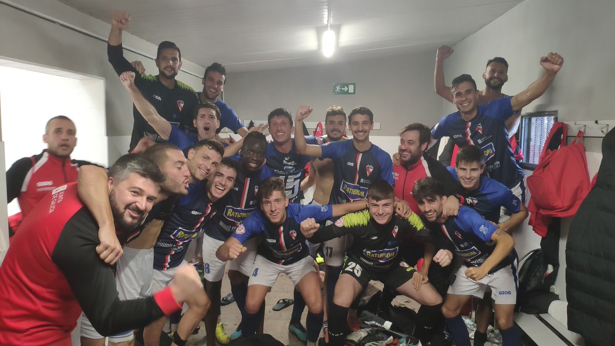 ❤️🤍 +3‼️ Final. UC Ceares 1-4 Arosa.
Gran partido equipo e gracias afección por vir a Xixón e por animar dende Arousa!

#ForzaArosa #ArosaSC #SegundaRFEF