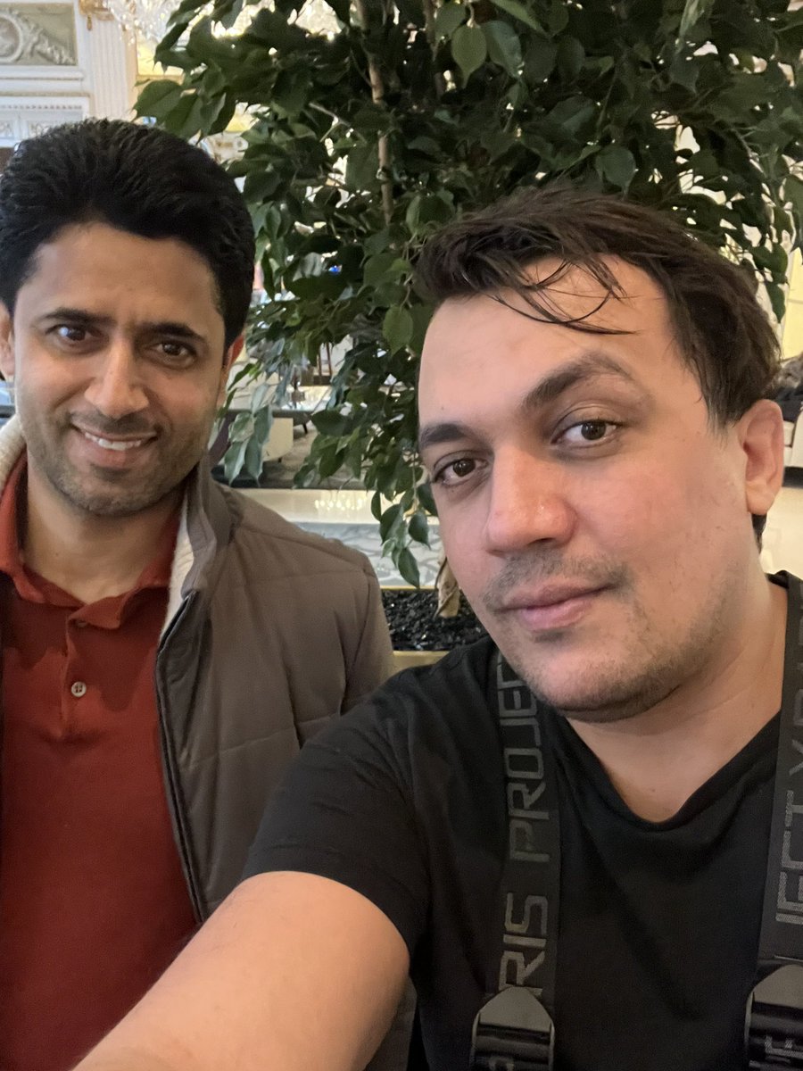 TheKairi78's tweet photo. Rencontrer nasser al-khelaïfi dans le même hôtel ou y’avait Pogba coïncidence ou le pure hasard peux importe ça m’a fais trop plaisir de rencontrer ces 2 hommes 🙏 https://t.co/OUdi68hqOx