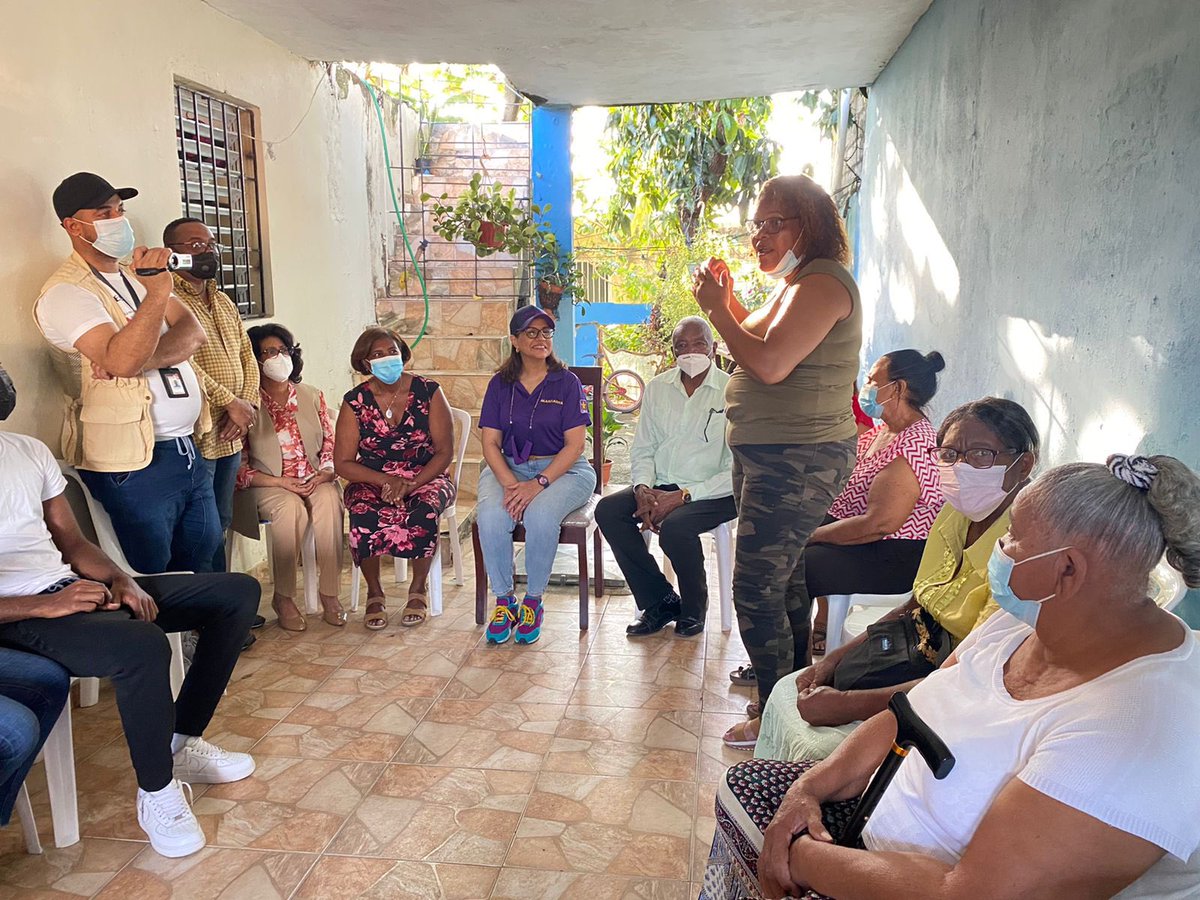 margaritacdf's tweet photo. Fue toda una inspiración, volver a ver a mi equipo de Progresando con Solidaridad, mujeres que han luchado conmigo en contra de la pobreza y la desigualdad. https://t.co/cbL8XtNckQ