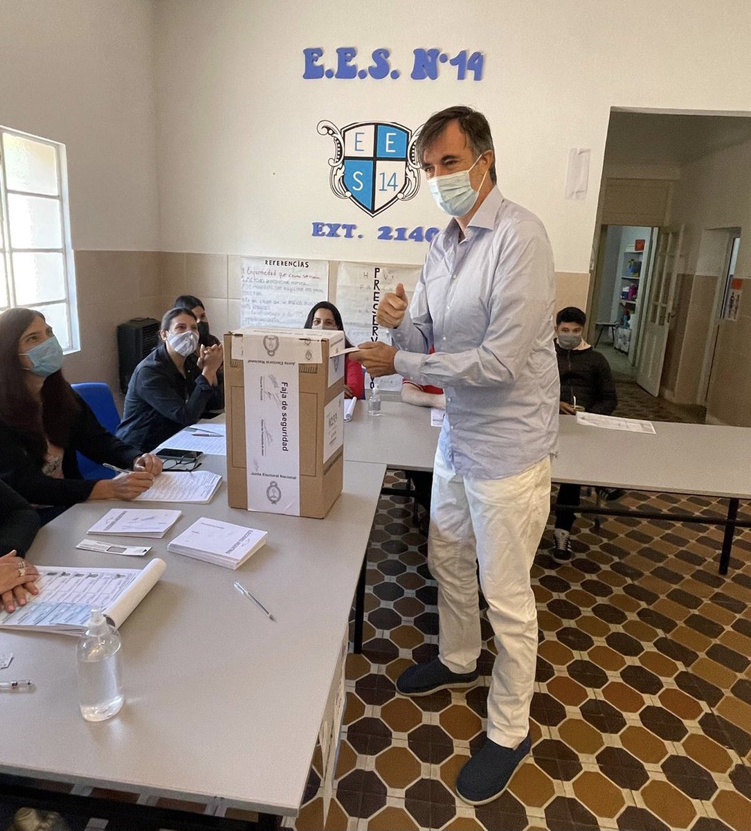 estebanbullrich's tweet photo. Elegir a quienes nos gobiernan es un privilegio al que no pienso renunciar. #YaVoté 🗳 https://t.co/5sGm27l2o4