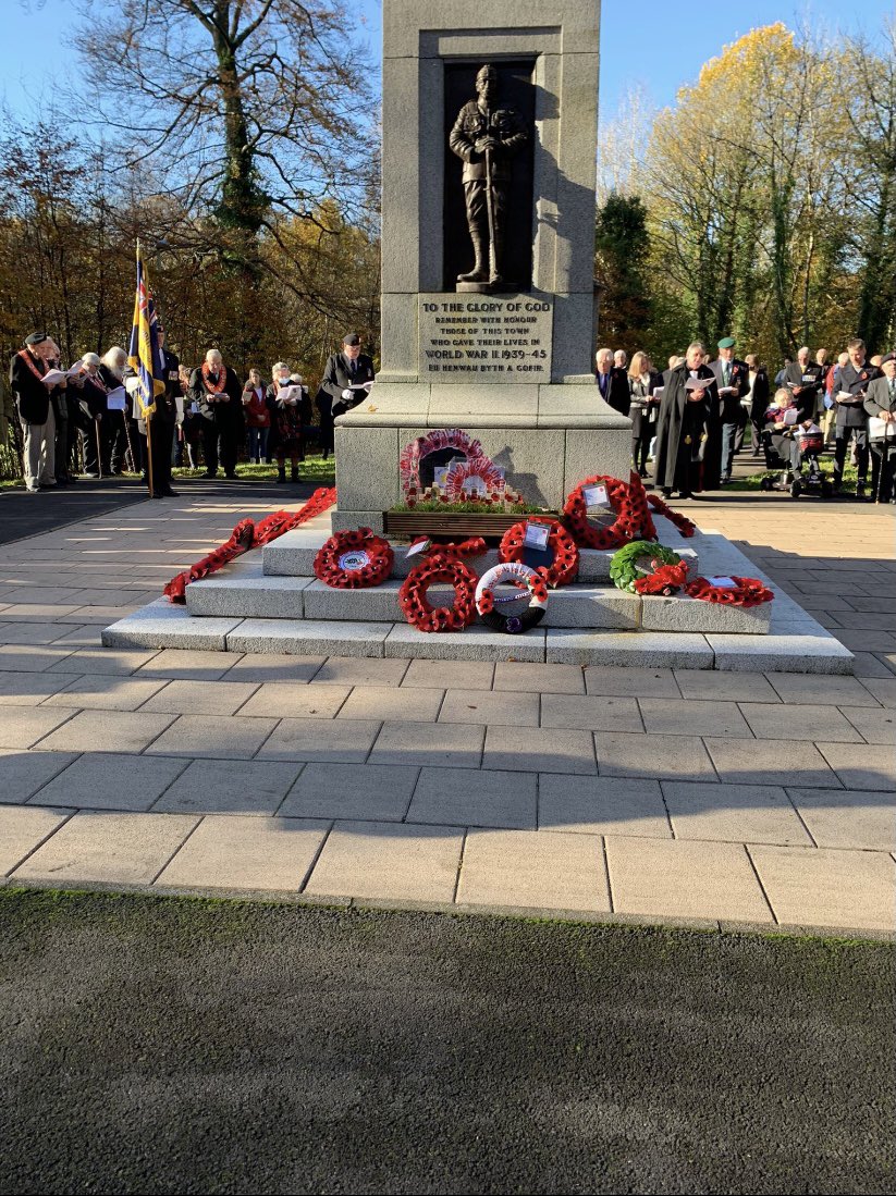 AndrewMorganRCT's tweet photo. Honoured and privileged to lay a wreath with my fellow ward Cllr @wendytreeby today at the Mountain Ash war memorial 

“At the going down of the sun; and in the morning,
We Will Remember Them”

#RemembranceSunday https://t.co/HUcINciieq