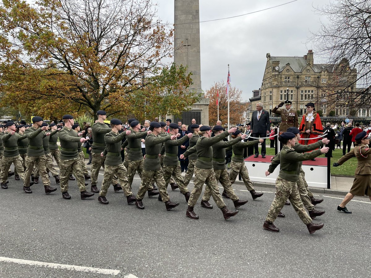 CO_AFC's tweet photo. This morning, I laid a wreath on behalf of the College at the spectacular Harrogate Cenotaph. I did so beside @MayorHarrogate and representatives from @RoyalNavy and @RoyalAirForce. Thank you to JS Mulcahy-James who wrote the dedication. #WeWillRememberThem https://t.co/BQ54vF0Hlo