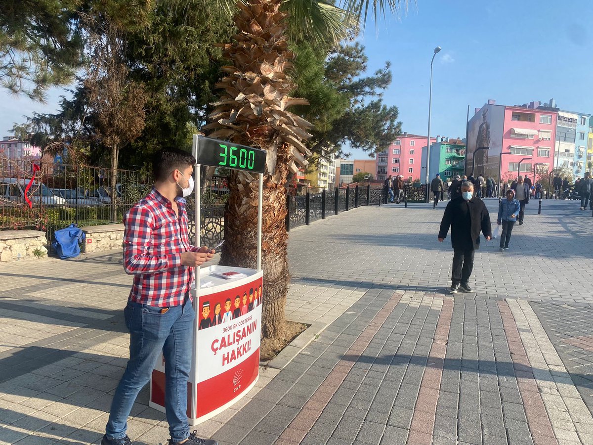 Genel merkezimizin talimatı ile Gençlik Standımızı, gençlik kolları başkanımız, halk-lis başkanımız ve halk-lis üyemizle birlikte Silivri Sahilinde açtık.