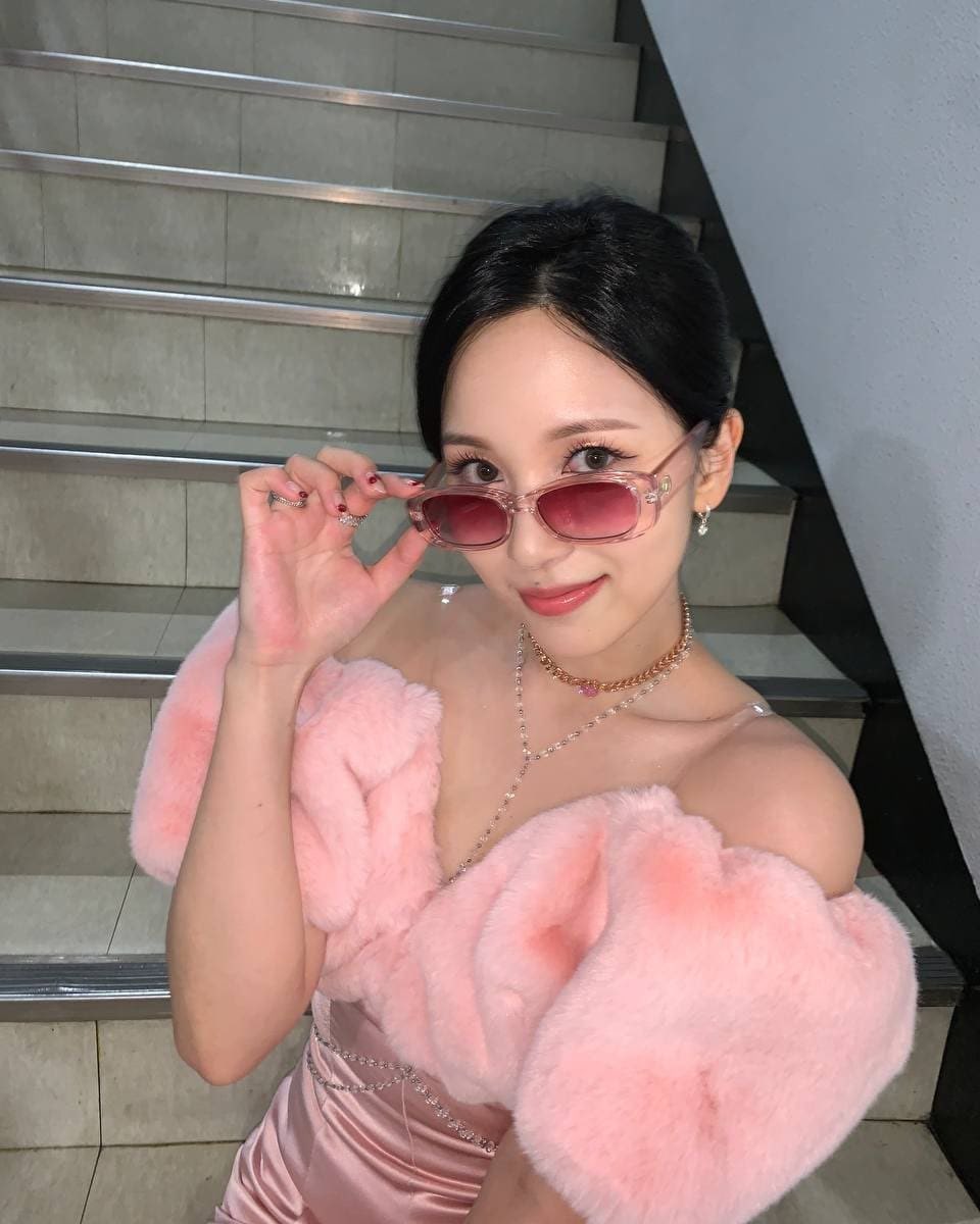 minapics's tweet photo. pretty in pink https://t.co/MQdsvburdX