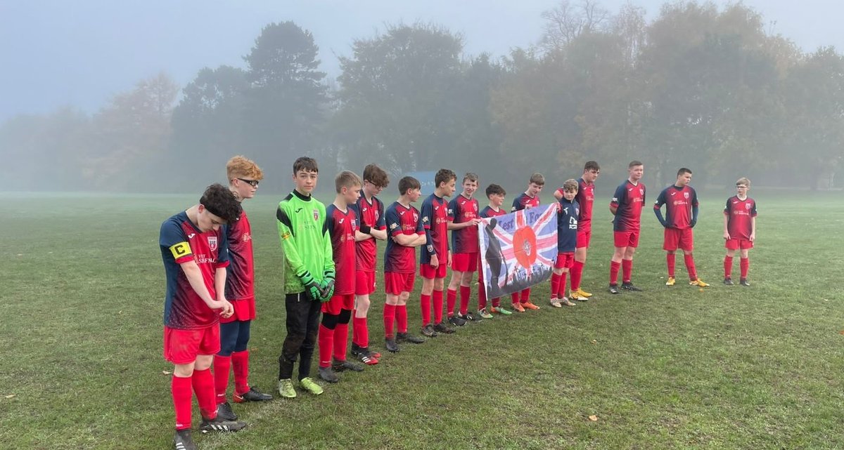 Our lads paying their respects to the fallen on #RemembranceDay2021 <a href="/ShropshireFA/">⚽️🏆Shropshire FA🏆⚽️</a> <a href="/TelfordLeague/">Telford Junior League</a>