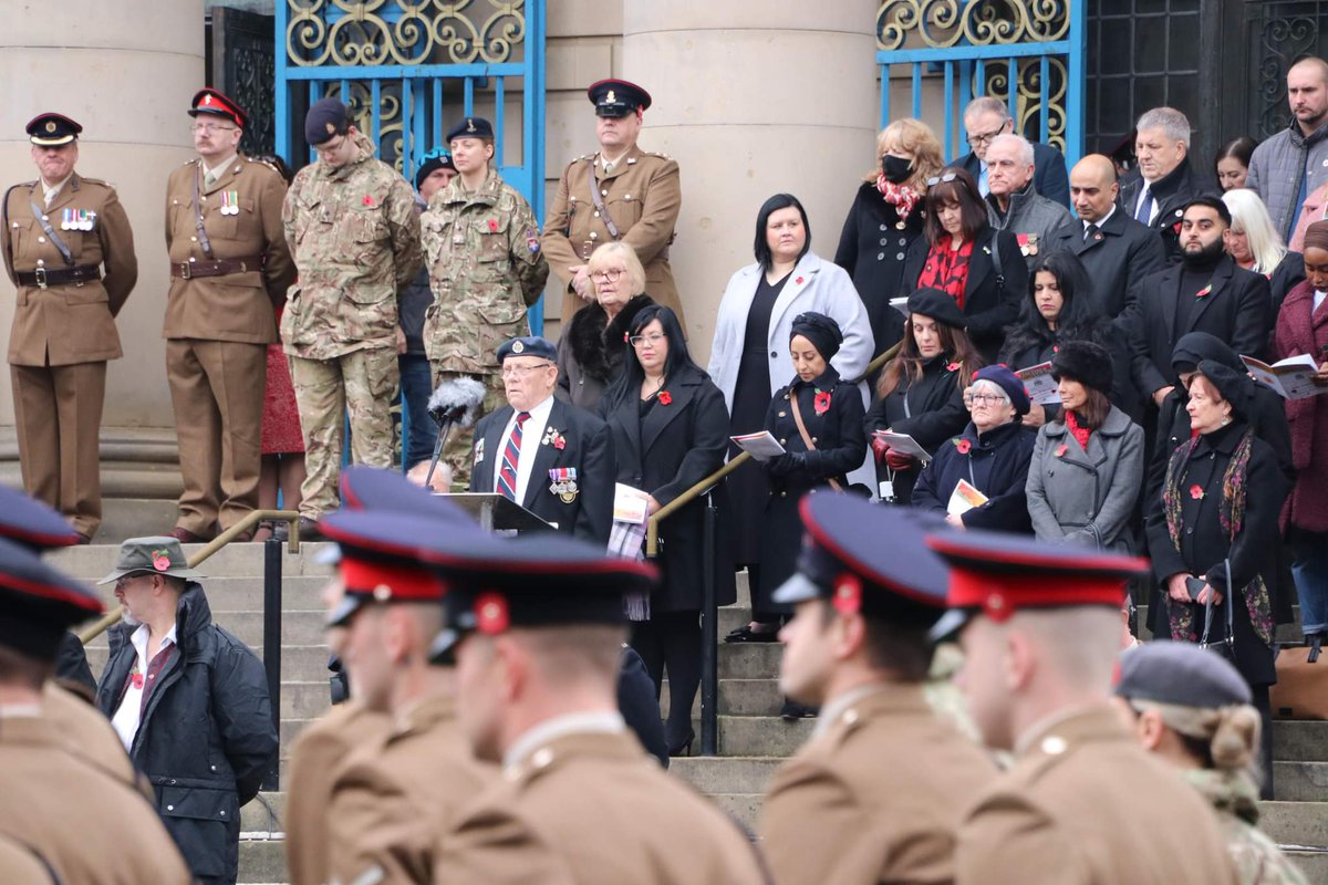 SheffLineNews's tweet image. The Sheffield #RemembranceSunday memorial is underway in the city center, photos by @PengT_Meryl
