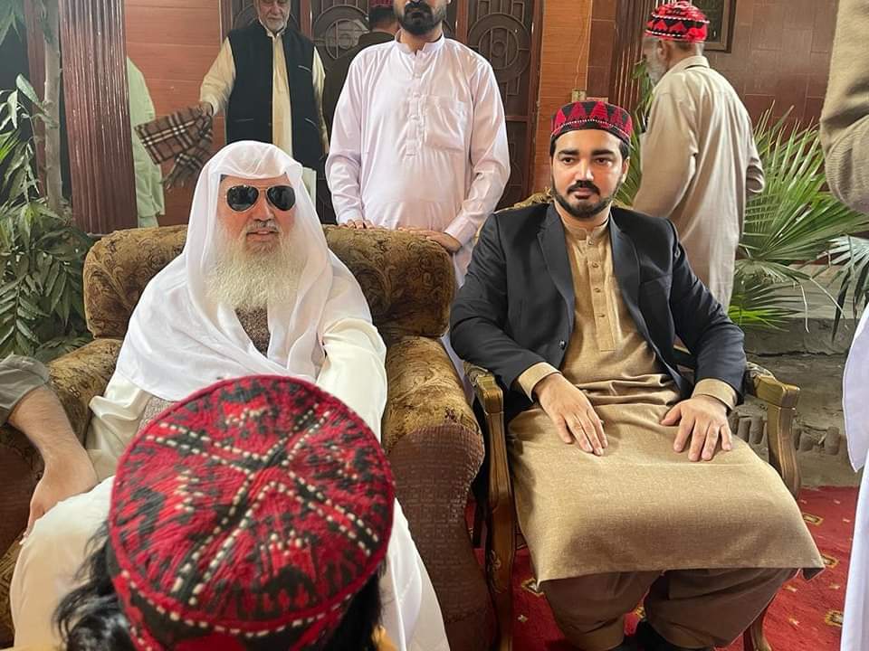 JamatulHashmiya's tweet photo. آل نبی اولاد علی شہزادہ غوث اعظم اما�� اہلیسنت کے شہزادے حضرت پیر سید حسنین محی الدین گیلانی القادری البغدادی ولی عہد سدرہ شریف ڈیرہ اسماعیل خان, بغدادی ہاؤس لاہور میں
#جماعت_الہاشمیہ
#جیون_جیون_سیّد_جیون https://t.co/sYLG6R1mtP