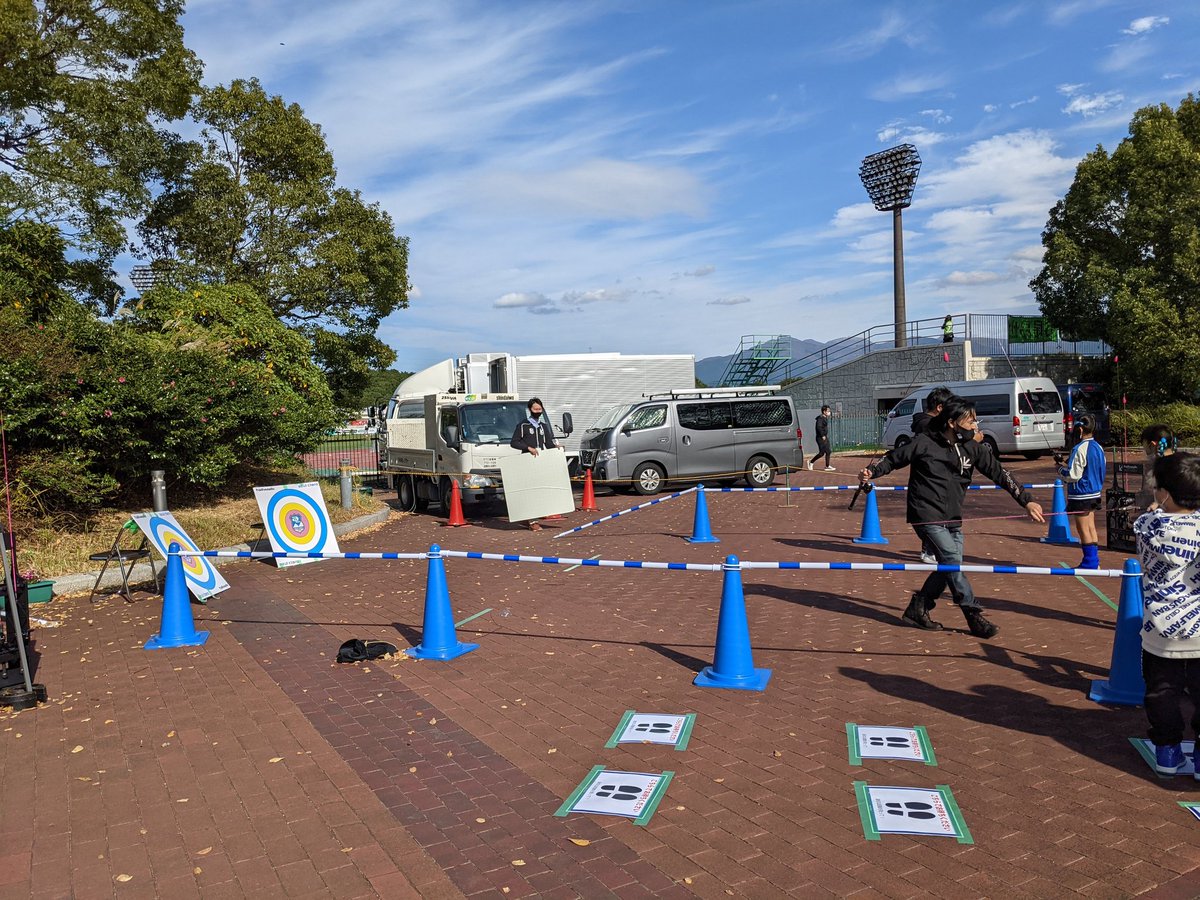 SEKAINO_CANEK's tweet photo. エキサイティングシート！
普段、上から見るので新鮮だった。
上から見た方が全体が見えるので、いつも前の席には行かないんだけど、選手の声、ぶつかった音、普段聞けないのが聞けて、良い経験をさせていただきました。

また来年あったら、今度は的に当てたい！

#tailwark
#アスルクラロ沼津 https://t.co/L5E7KxiS3T