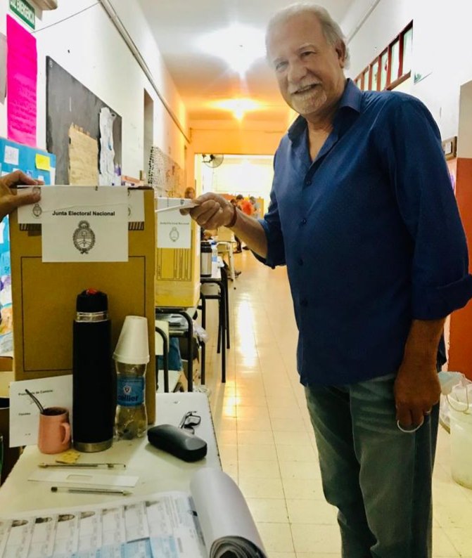 🗳 Ya ejercí mi derecho cívico. Celebremos esta posibilidad que nos da un Estado Democrático. Votemos con conciencia! 
#AndáAVotar 
#Elecciones2021