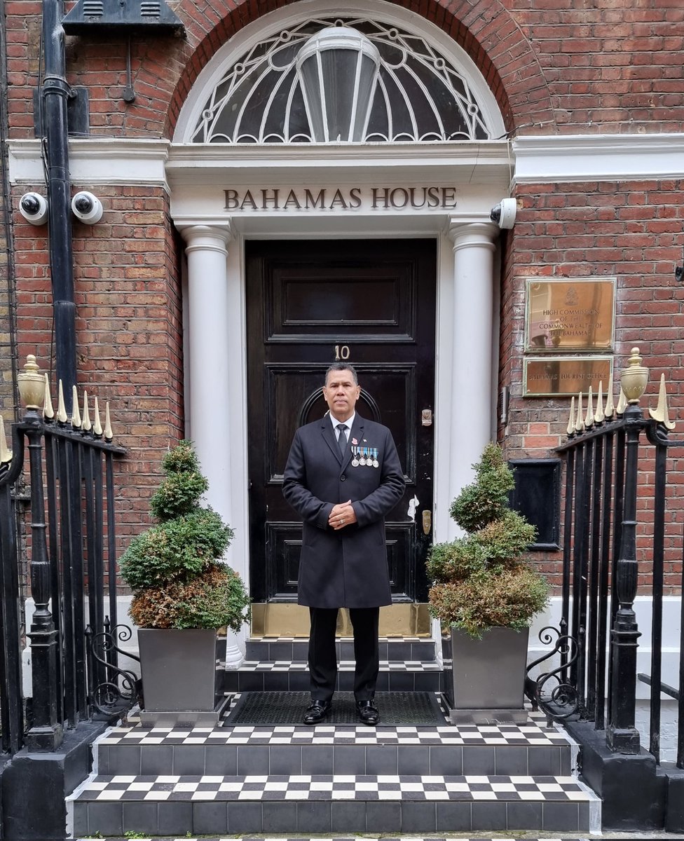 HCGreenslade's tweet photo. It was an honour to lay a wreath on behalf of the Government and people of the Commonwealth  of The Bahamas at the Cenotaph in London this morning as part of Remembrance Sunday commemorations. We shall never forget their sacrifices. https://t.co/B5ttLxNLvG