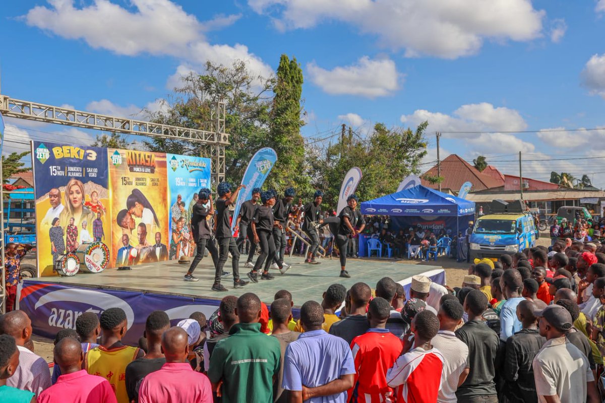 azamtvtz's tweet photo. #Jambo linazidi kuwa #Jambo …tunaweka mambo sawa kwa burudani hapa Mbagala, kama uko mbali na viwanja hivi vya #Zakhiem sogea sasa kwenye luninga yako na fungua chaneli ya #SinemaZetu

Itakuwa MBASHARA #SinemaZetu kuanzia saa 10.00 Jioni

#JamboJambo #Kombolela #BekiTatu #Kitasa https://t.co/NN2x6n2wHK