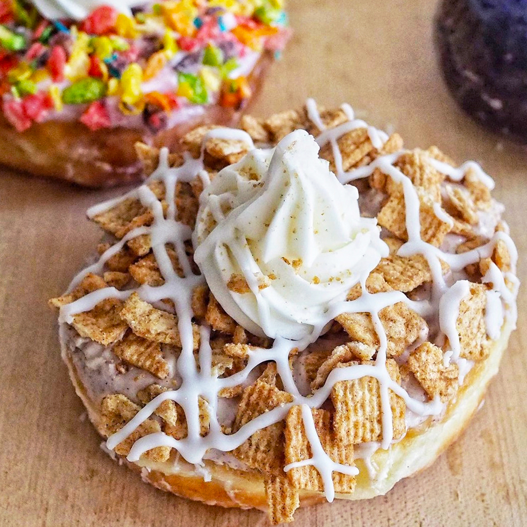 For breakfast, brunch, lunch, a snack, or dinner. Remember - donuts never judge when you choose to enjoy them! 🤩

⏰ Open Daily @ 9a
📸 <a href="/GoEpicurista/">Christina Thomas</a> 

<a href="/DisneySprings/">Disney Springs</a> #Everglazed