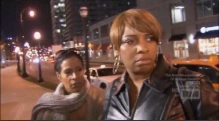 LisaNita_'s tweet photo. You would think the more members a kpop group has, the more busy they will be in focusing on their faves, like how do you stan a whole 7 men and 9 women who release music back to back and still have time to watch contents of group you hate just to drag them? https://t.co/5HwKHgOSfc