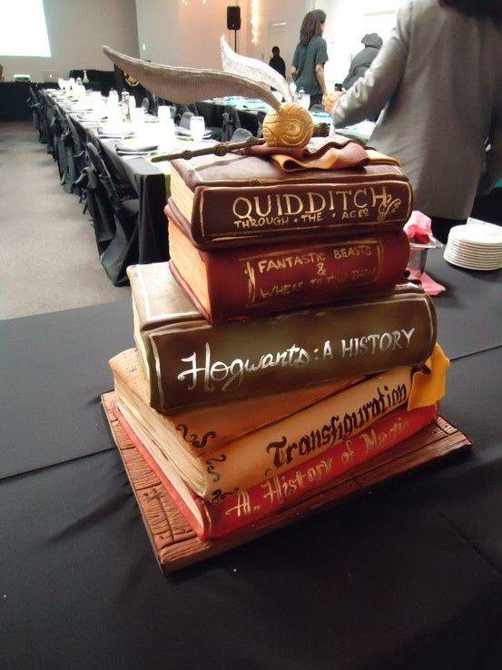 PotterWorldUK's tweet photo. This cake looks amazing! https://t.co/kKX9so37UF