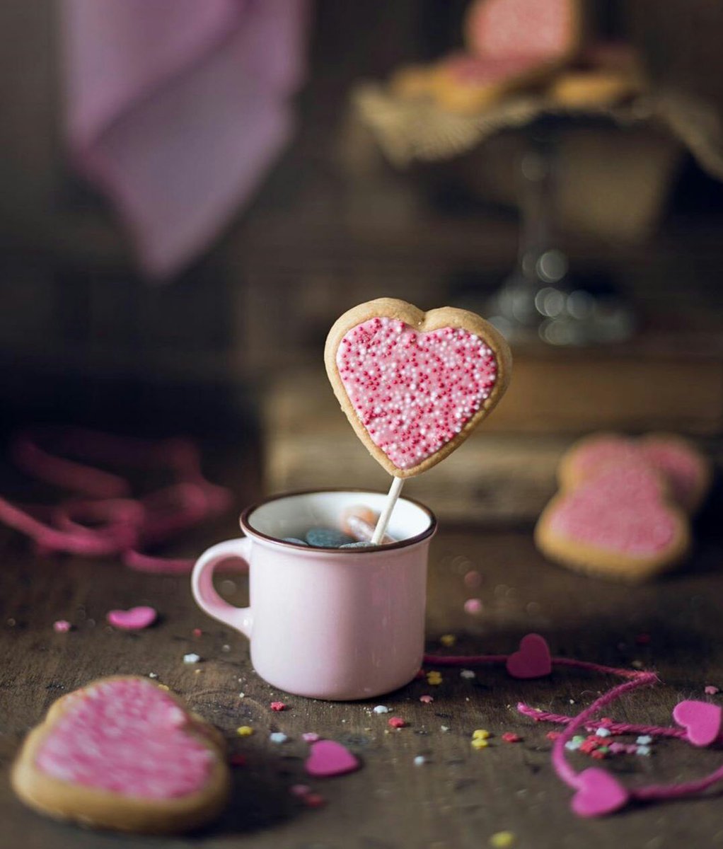 احب الارواح  آلتي تبعث الأمل فيك 
التي لاتمل من وجودها في حياتك🧡🤎