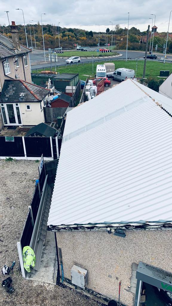 FirstFixGroup's tweet photo. #basildon #fivebells #essex
Strip and re sheet now railed .
Day 4 & due for #completion today . https://t.co/WQs1jX73nj