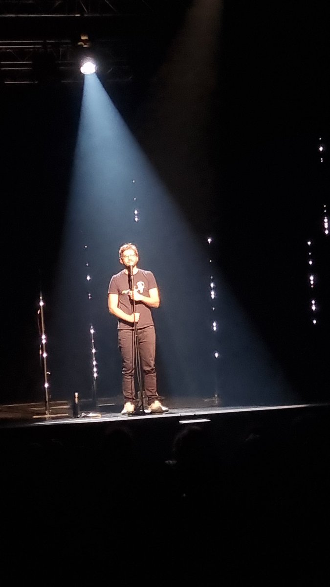 Matteo_g2013's tweet photo. #thomaswiesel @wieselT
Merci pour cet agréable moment, un humour de qualité, une belle personne..allez voir son spectacle ! https://t.co/CSqa7gZKBa