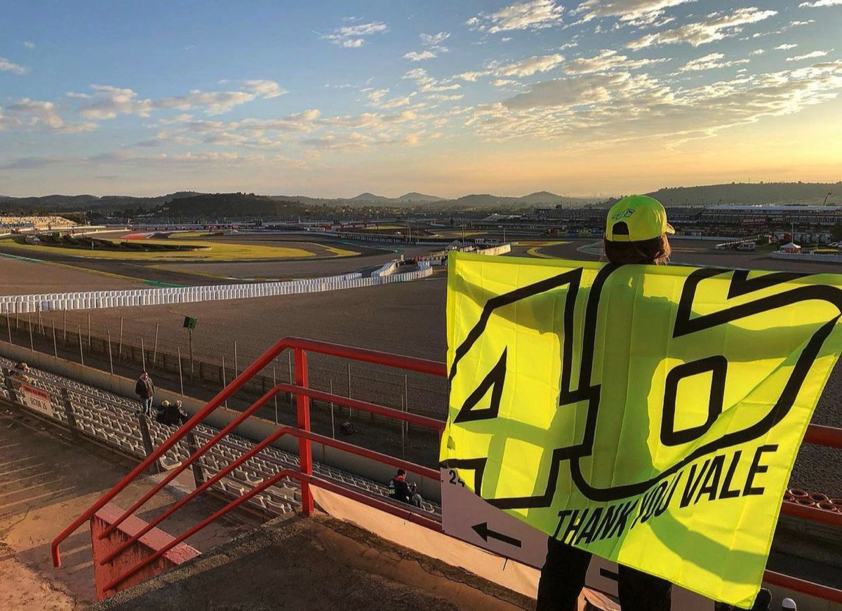 Hoy es un día triste 
Hoy lloraremos 
Gracias por todo <a href="/ValeYellow46/">Valentino Rossi</a> 
#GrazieVale  💛💛💛
