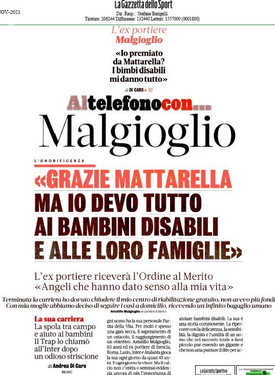 spicciar's tweet photo. Purtroppo @AndreaDiCaro1 e la @Gazzetta_it rilanciano la falsa storia dello striscione dei tifosi della #Lazio contro Astutillo Malgioglio, colui che fece l'infame gesto. Grande rispetto per l'uomo fuori dal campo, zero per quanto fatto in campo.
Ristabiliamo i fatti. 🧵Thread 👇 https://t.co/SIYpkPscph