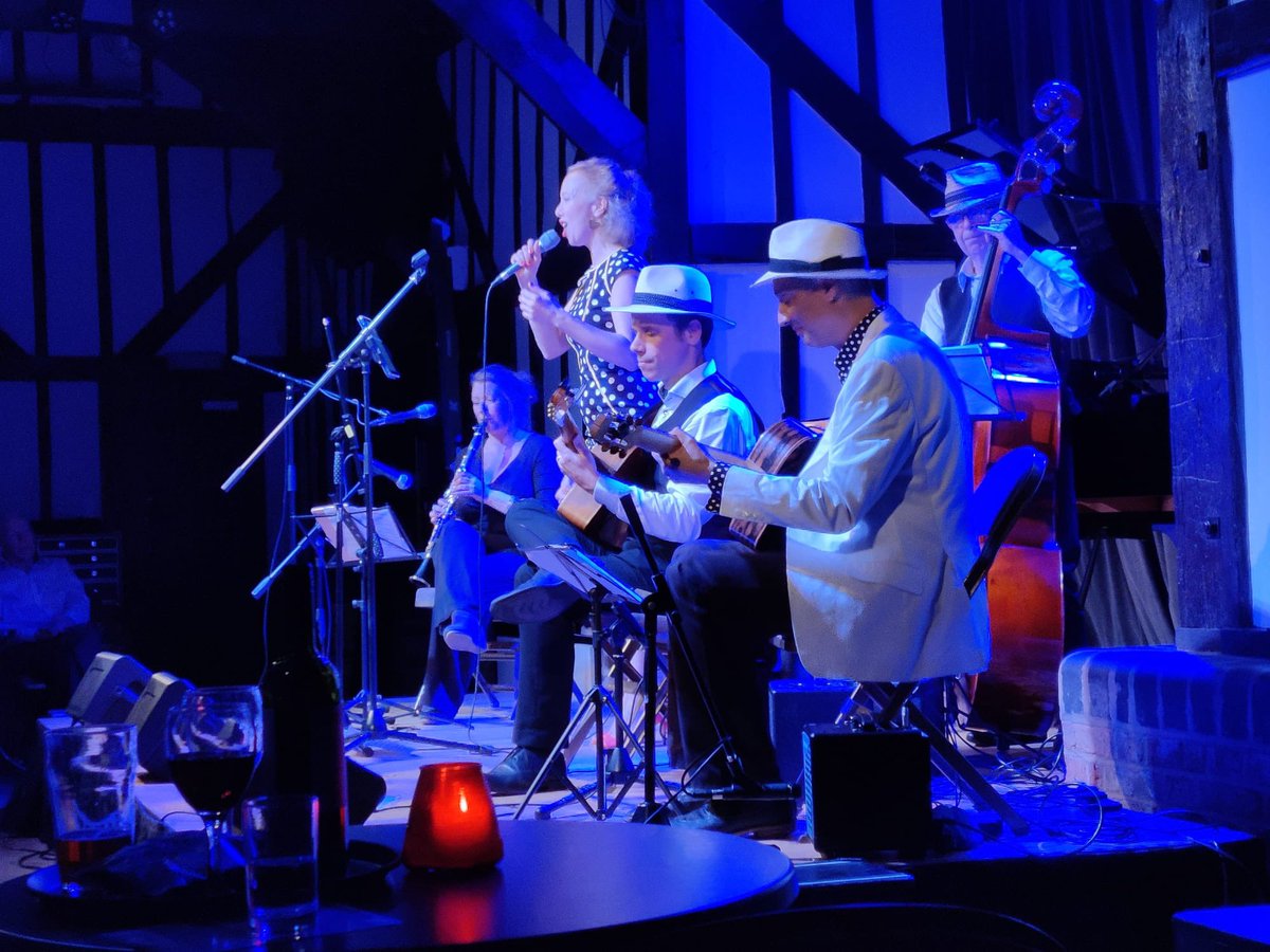 HotJazzVagabond's tweet photo. Many thanks to @Riverhousebarn for fab hospitality last night and the livestream! We loved it! And hope to be back soon! You can watch us back here! #livestream #live #hotjazz #liveconcert #gysyjazz #vocals https://t.co/Lv4sdSUIwT https://t.co/mG4U6lNxig