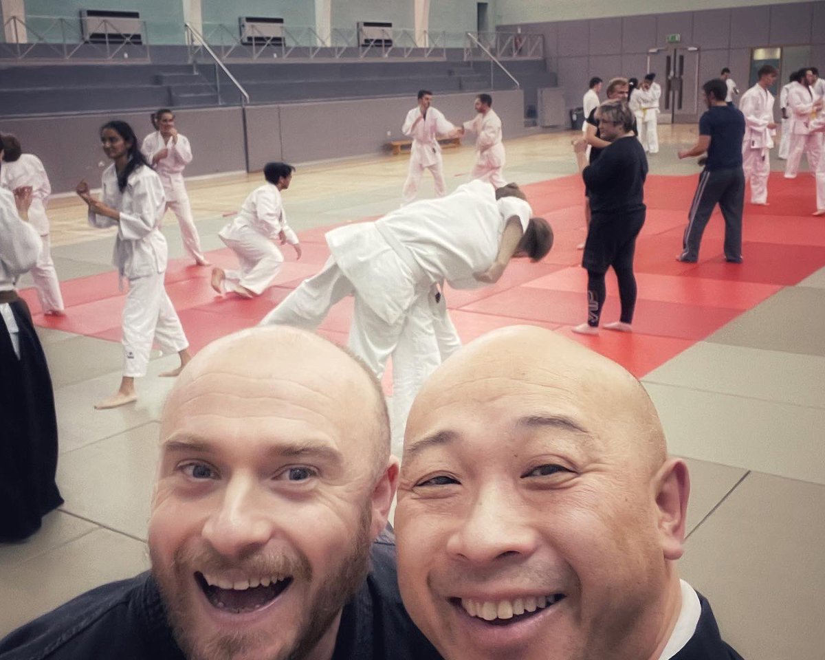 tjjf_chair's tweet photo. It’s #SundaySelfie with #TeamAston 💜
#Birmingham #Bhamgram #thisbham #LoveJitsu #JitsuFamily #JiuJitsu #JiuJitsuLifestyle #JiuJitsuLife #JiuJitsuForEveryone #MartialArts #SelfDefence #SelfDefense #AstonFreshers #AstonUni #AstonLife #WeAreAston https://t.co/oaLqzAuS1L