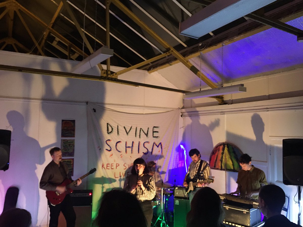 RideTheNetwork's tweet photo. Another fine show from @DivineSchism @FreakSceneOx last night with sets from @aphra_taylor #marcelwave and @lewsberg. Lewsberg blew me away, a quite astonishing set, if you like Velvets, Galaxie 500, and Parquet Courts then you will love them… https://t.co/q5mYd0TggJ