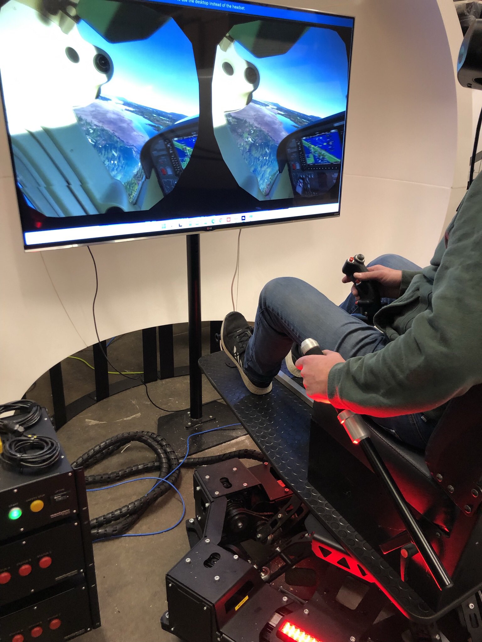 VR Full-Motion Helicopter Flight Simulators Have Arrived - VRScout