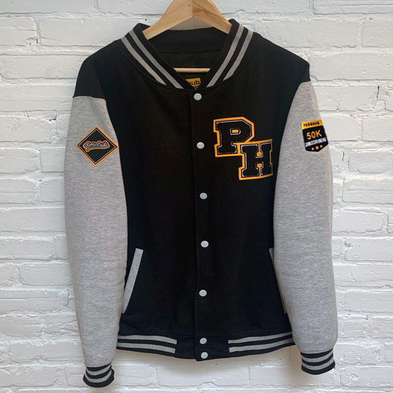 気付いたらPornhub登録者数5万人突破しててジャケット送られるらしい。 https://t.co/Zq8H19TeCP