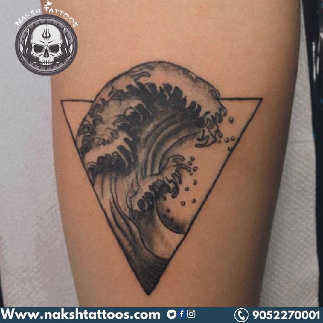 The Great Wave Off Kanagawa Tattoo For Guys  Waves tattoo Wave tattoo  design Tattoos for guys