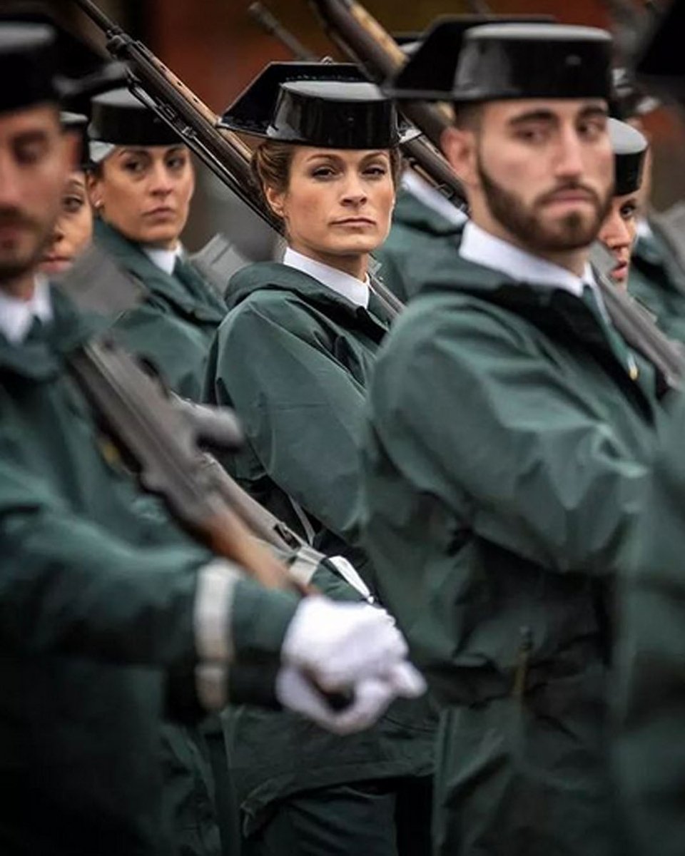 readygotraining's tweet photo. ¿Cuántos amantes de la Guardia Civil tenemos por aquí? 💚

https://t.co/UdjJGTYGeg

📸  Imagen de @fuerzas_armandas_espanolas

#readygotraining #oposiciones   #aporlaplaza #inglesonline #guardiacivil  #objetivobaeza #gc #masqueguardiacivil #motivacion motivacionguardiacivil https://t.co/uPDXTV77Hg