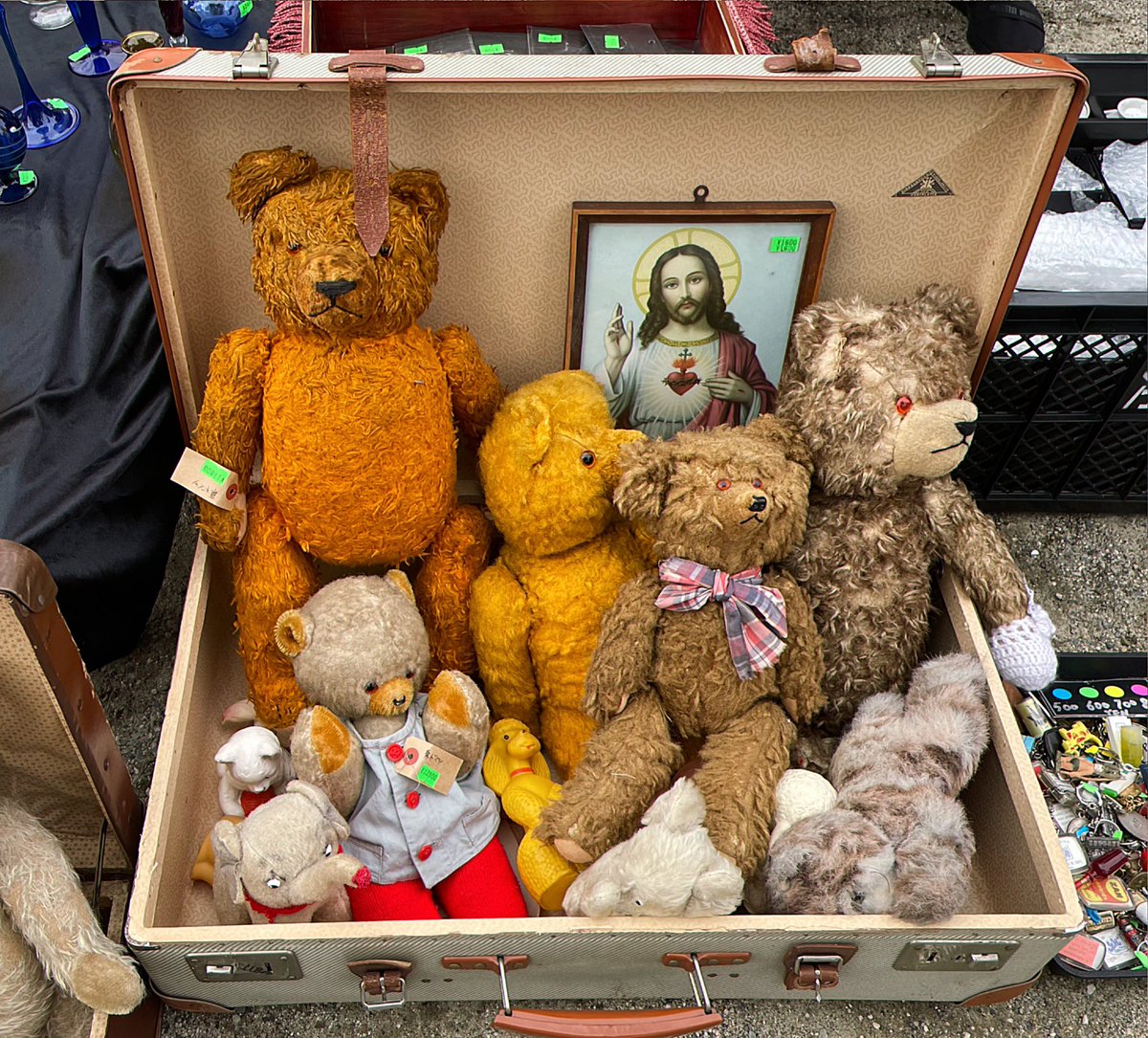 四天会蚤の市へ。 弘法市はよく行ってたけど、第二日曜日の市は初めて