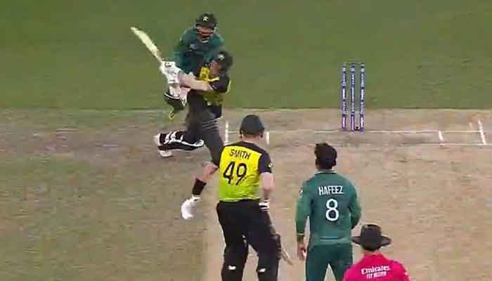 AliHaider177's tweet photo. Completely Out of the Track
Lack of sportsmanship
Hypocrisy shown by commentator
Poor Judgement of the Umpire.
@davidwarner31 Sour Loser
#WorldCupT20 #WorldCupFinal 
#T20WorldCupFinal #PAKVSAUS 
#Sourloser
#Biased
#Hopeyoulose https://t.co/MFVPqV38JR